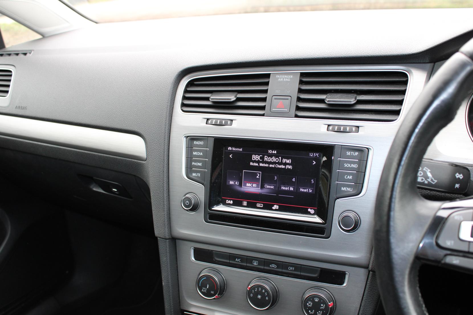 Volkswagen Golf 1.6 TDI BlueMotion Tech SE Estate 5dr Diesel Manual Euro 5 (s/s) (105 ps)