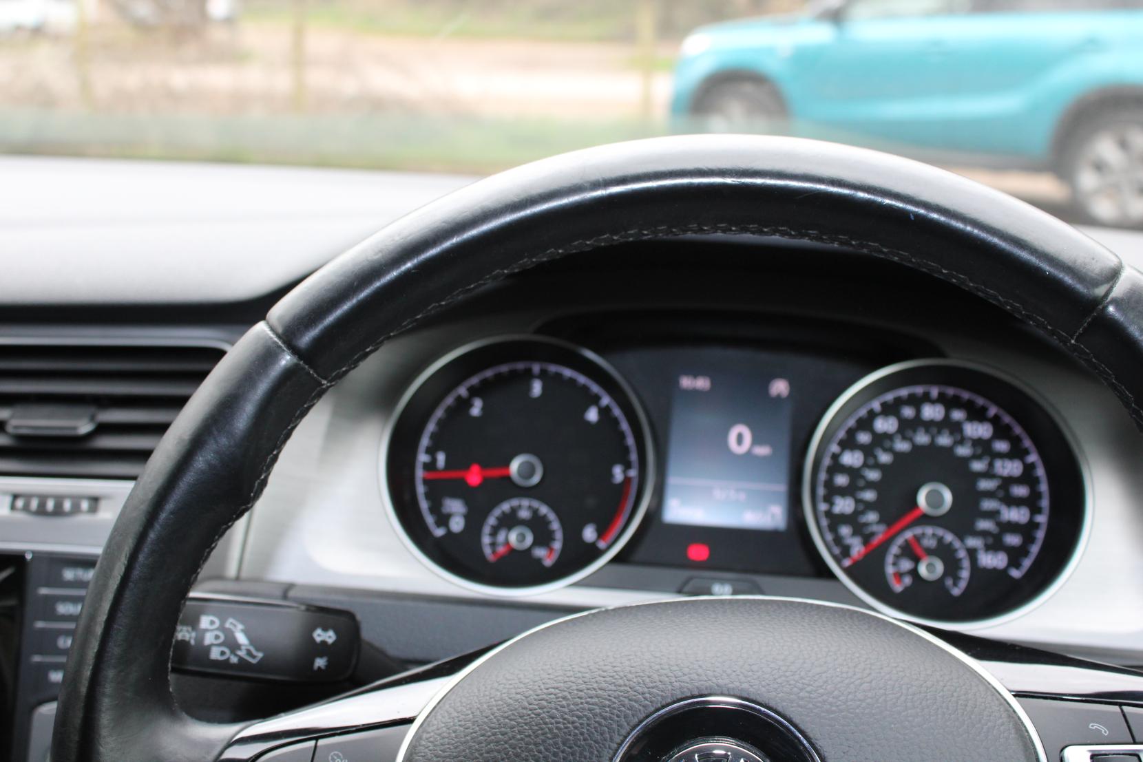 Volkswagen Golf 1.6 TDI BlueMotion Tech SE Estate 5dr Diesel Manual Euro 5 (s/s) (105 ps)