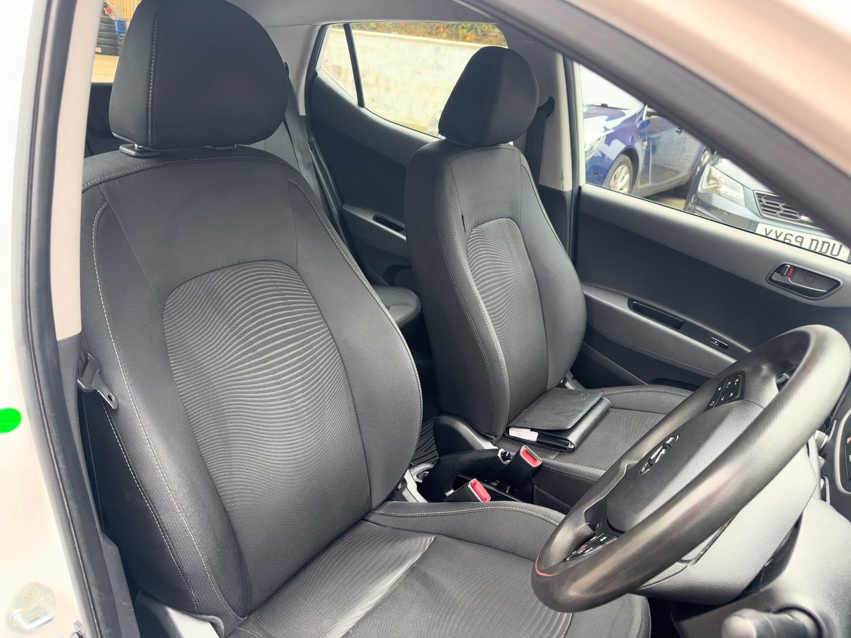 Hyundai i10 1.2 SE Hatchback 5dr Petrol Manual Euro 6 (87 ps)