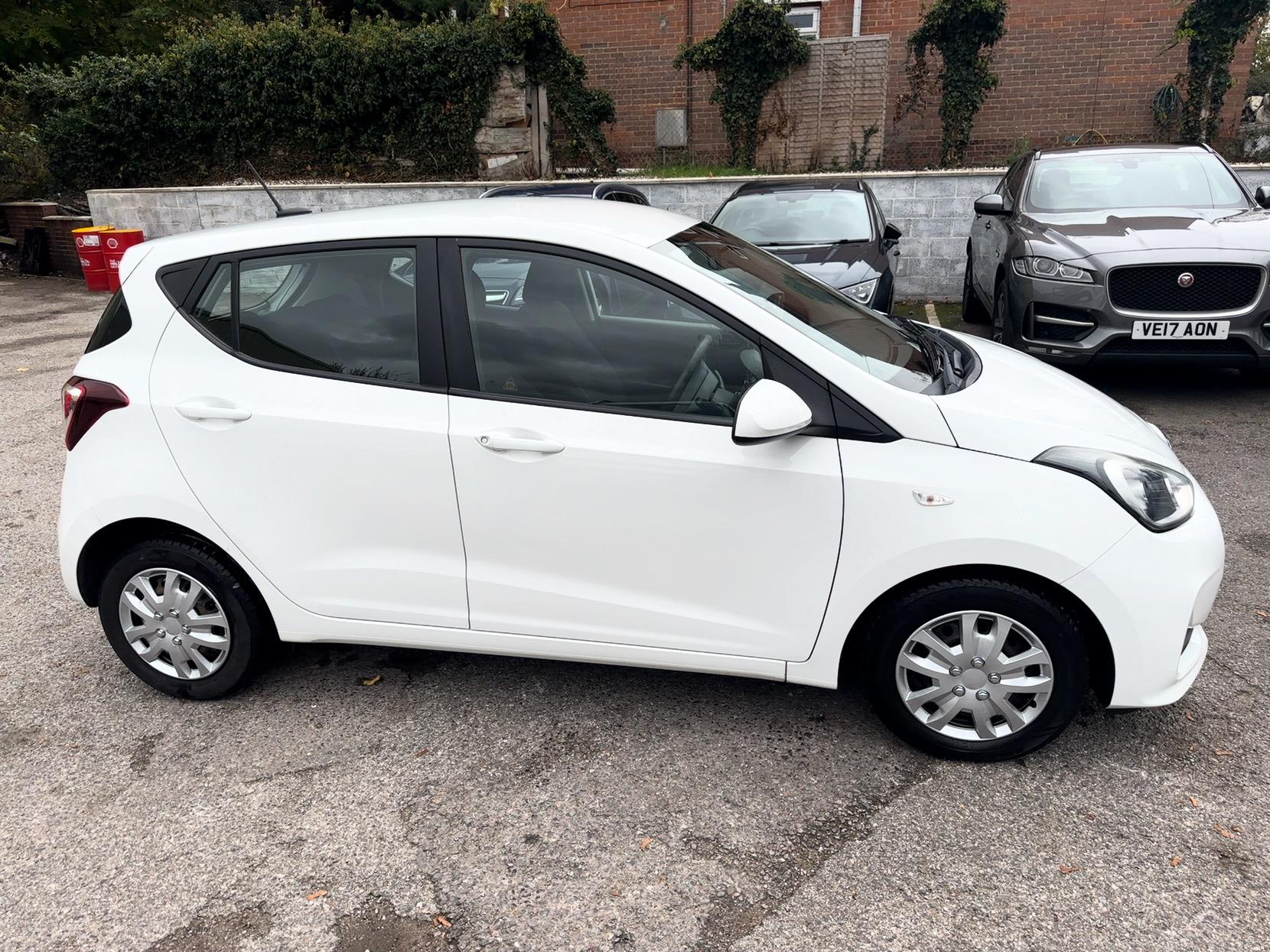 Hyundai i10 1.2 SE Hatchback 5dr Petrol Manual Euro 6 (87 ps)