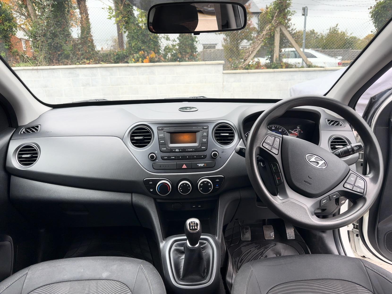 Hyundai i10 1.2 SE Hatchback 5dr Petrol Manual Euro 6 (87 ps)