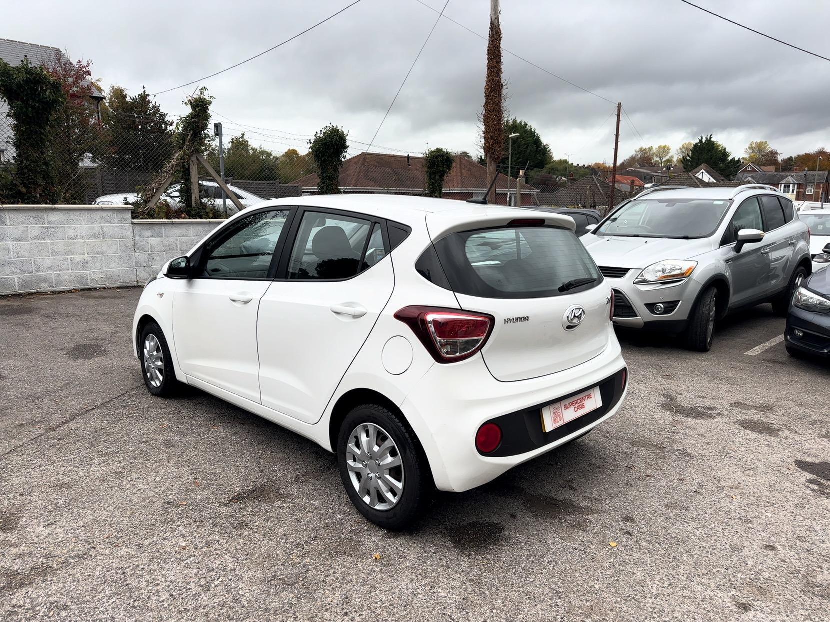 Hyundai i10 1.2 SE Hatchback 5dr Petrol Manual Euro 6 (87 ps)