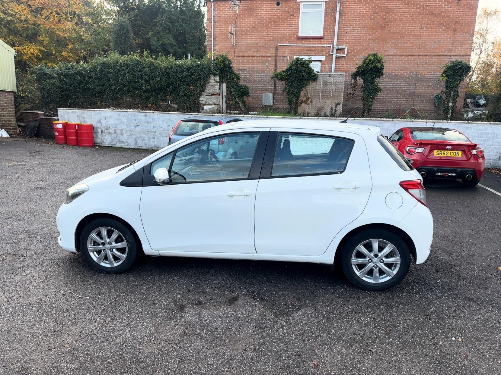 Toyota Yaris 1.33 Dual VVT-i TR Hatchback 5dr Petrol Multidrive S Euro 5 (101 ps)