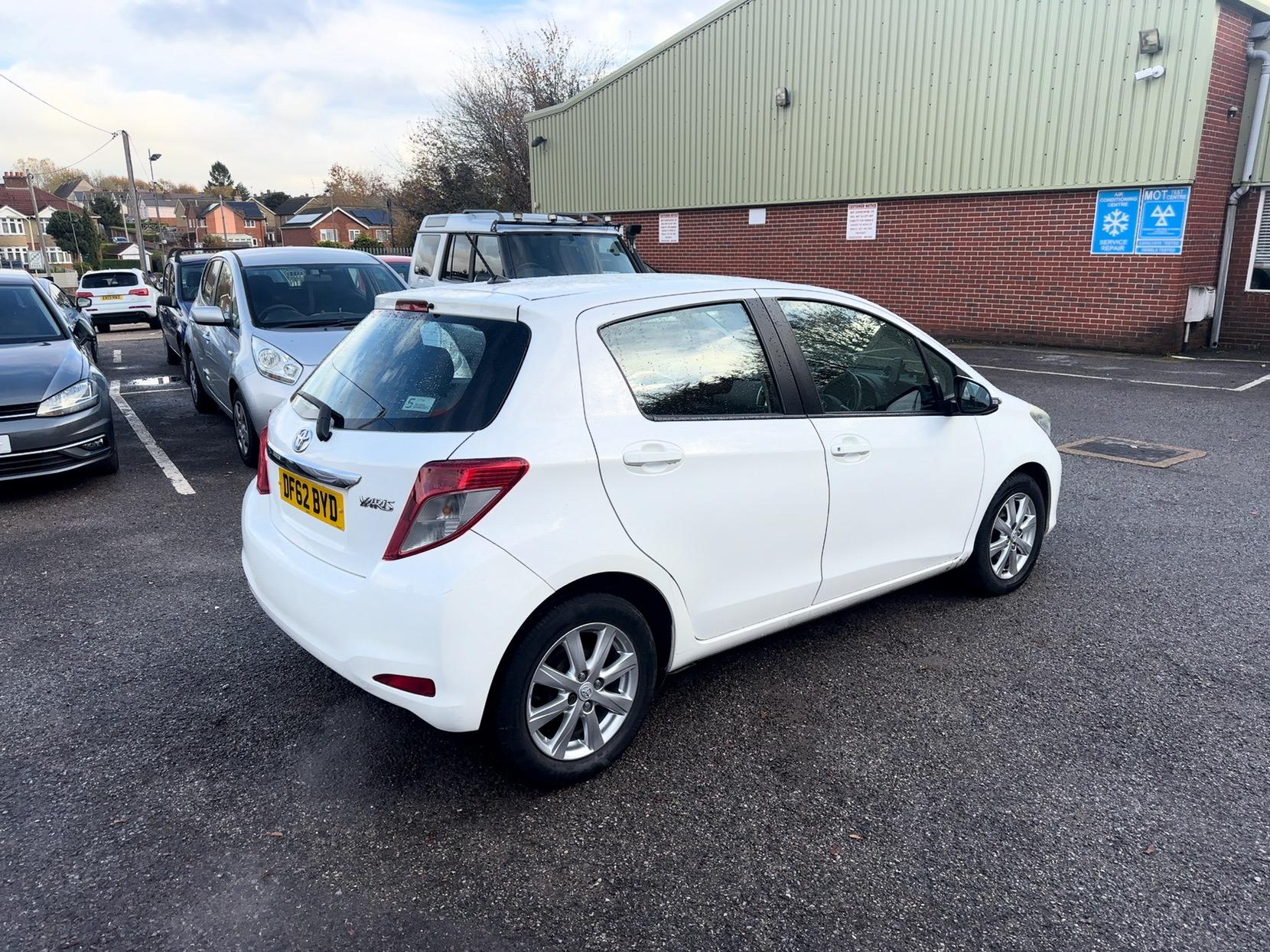 Toyota Yaris 1.33 Dual VVT-i TR Hatchback 5dr Petrol Multidrive S Euro 5 (101 ps)