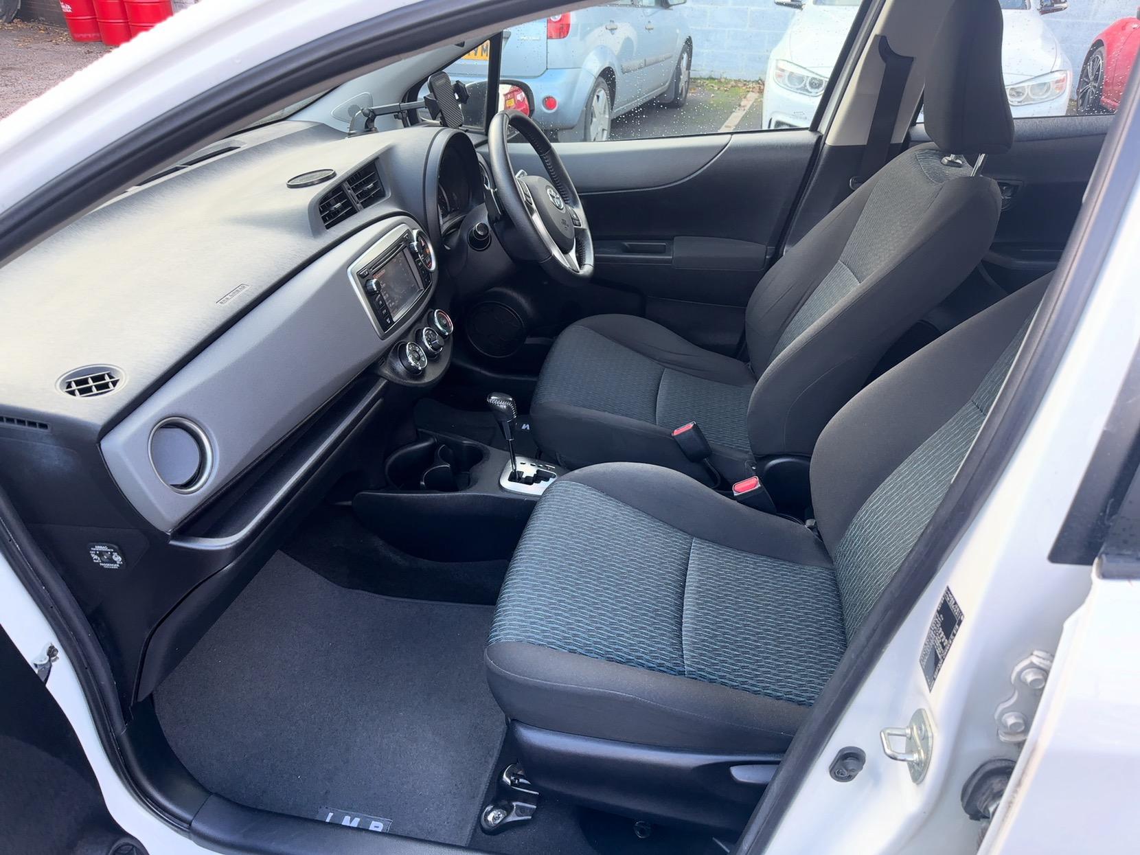 Toyota Yaris 1.33 Dual VVT-i TR Hatchback 5dr Petrol Multidrive S Euro 5 (101 ps)