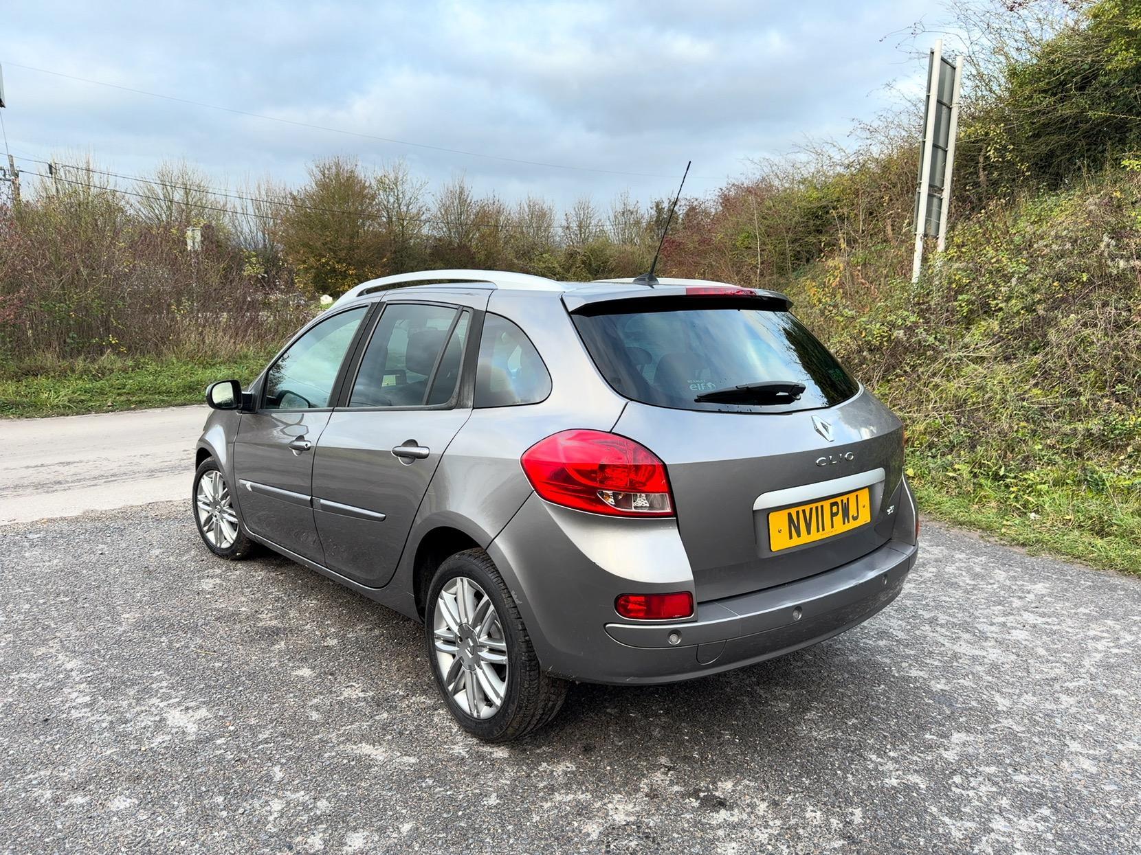 Renault Clio 1.5 dCi GT Line TomTom Sport Tourer 5dr Diesel Manual Euro 5 (88 ps)