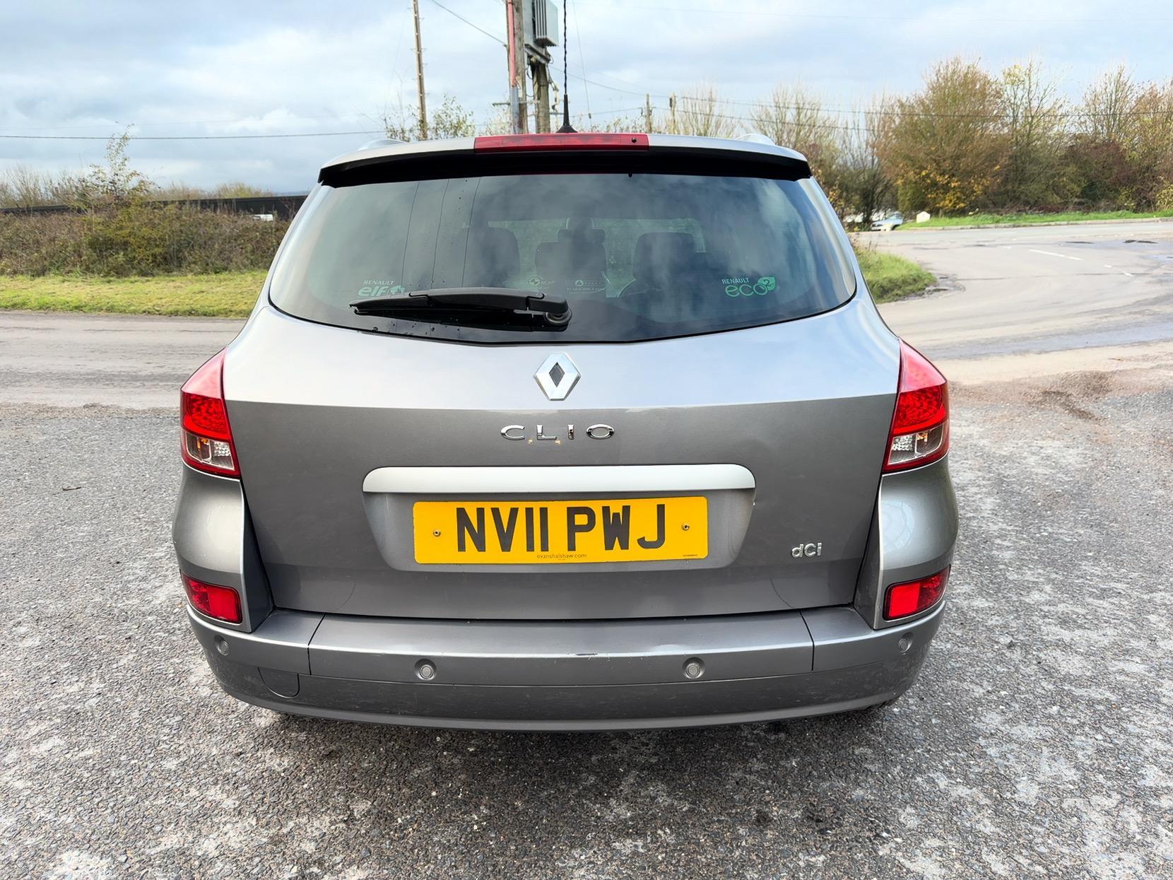 Renault Clio 1.5 dCi GT Line TomTom Sport Tourer 5dr Diesel Manual Euro 5 (88 ps)