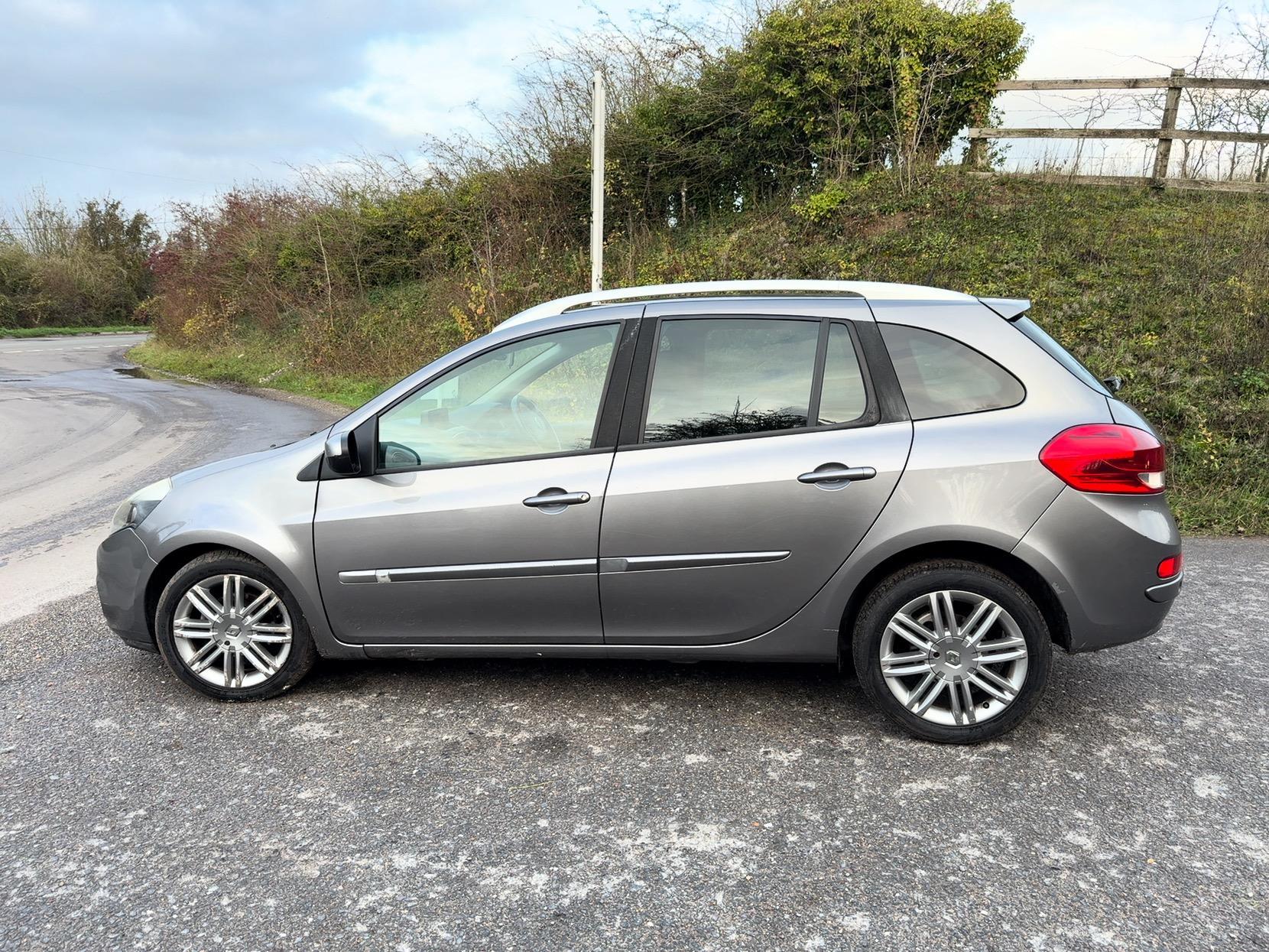 Renault Clio 1.5 dCi GT Line TomTom Sport Tourer 5dr Diesel Manual Euro 5 (88 ps)