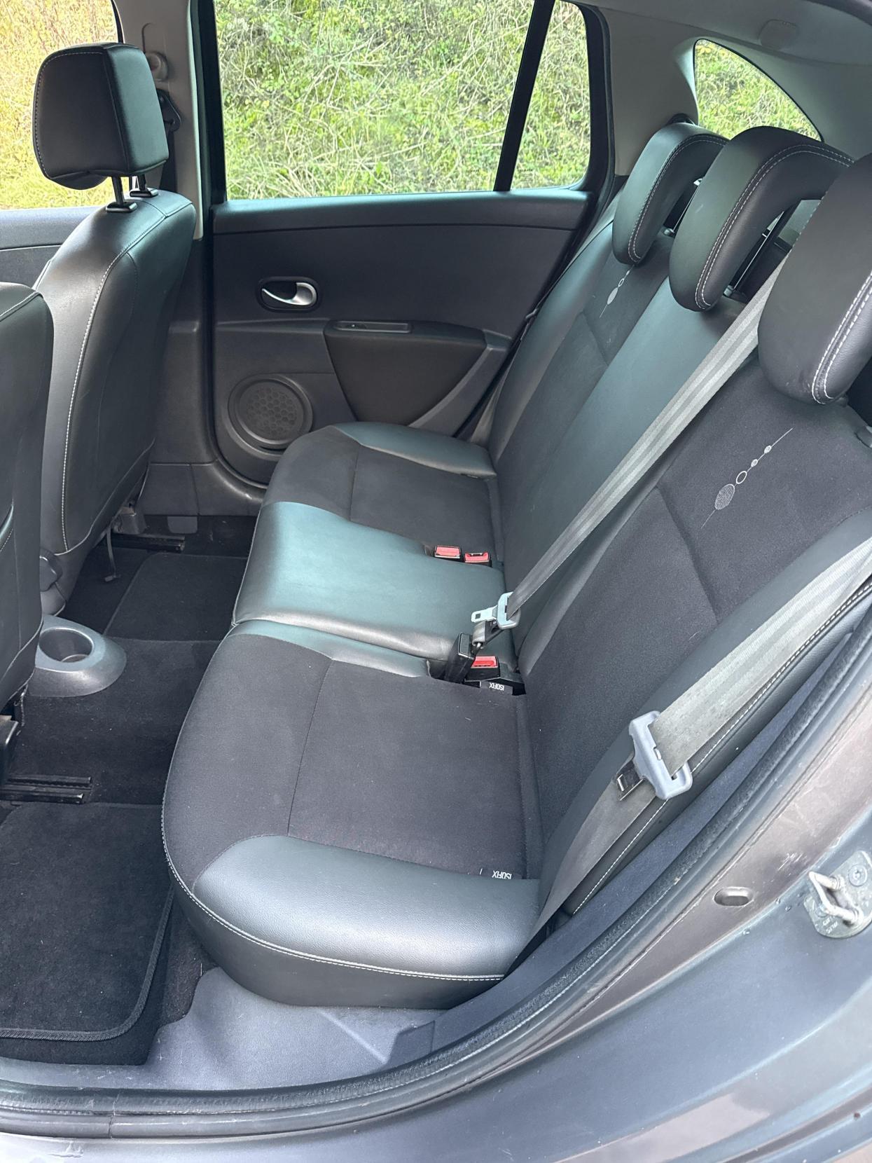 Renault Clio 1.5 dCi GT Line TomTom Sport Tourer 5dr Diesel Manual Euro 5 (88 ps)