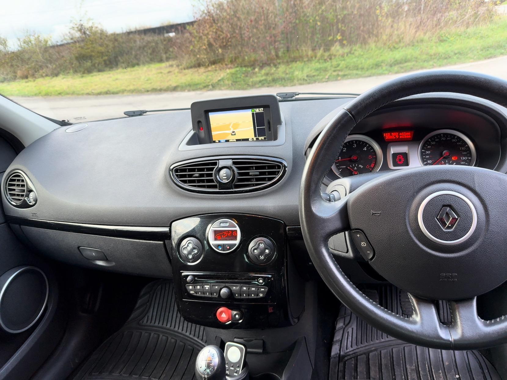 Renault Clio 1.5 dCi GT Line TomTom Sport Tourer 5dr Diesel Manual Euro 5 (88 ps)