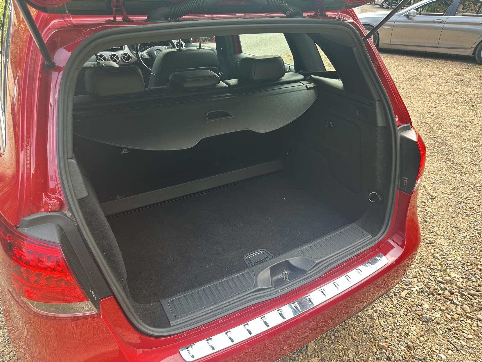 Mercedes-Benz B Class 1.5 B180 CDI SE MPV 5dr Diesel Manual Euro 6 (s/s) (109 ps)