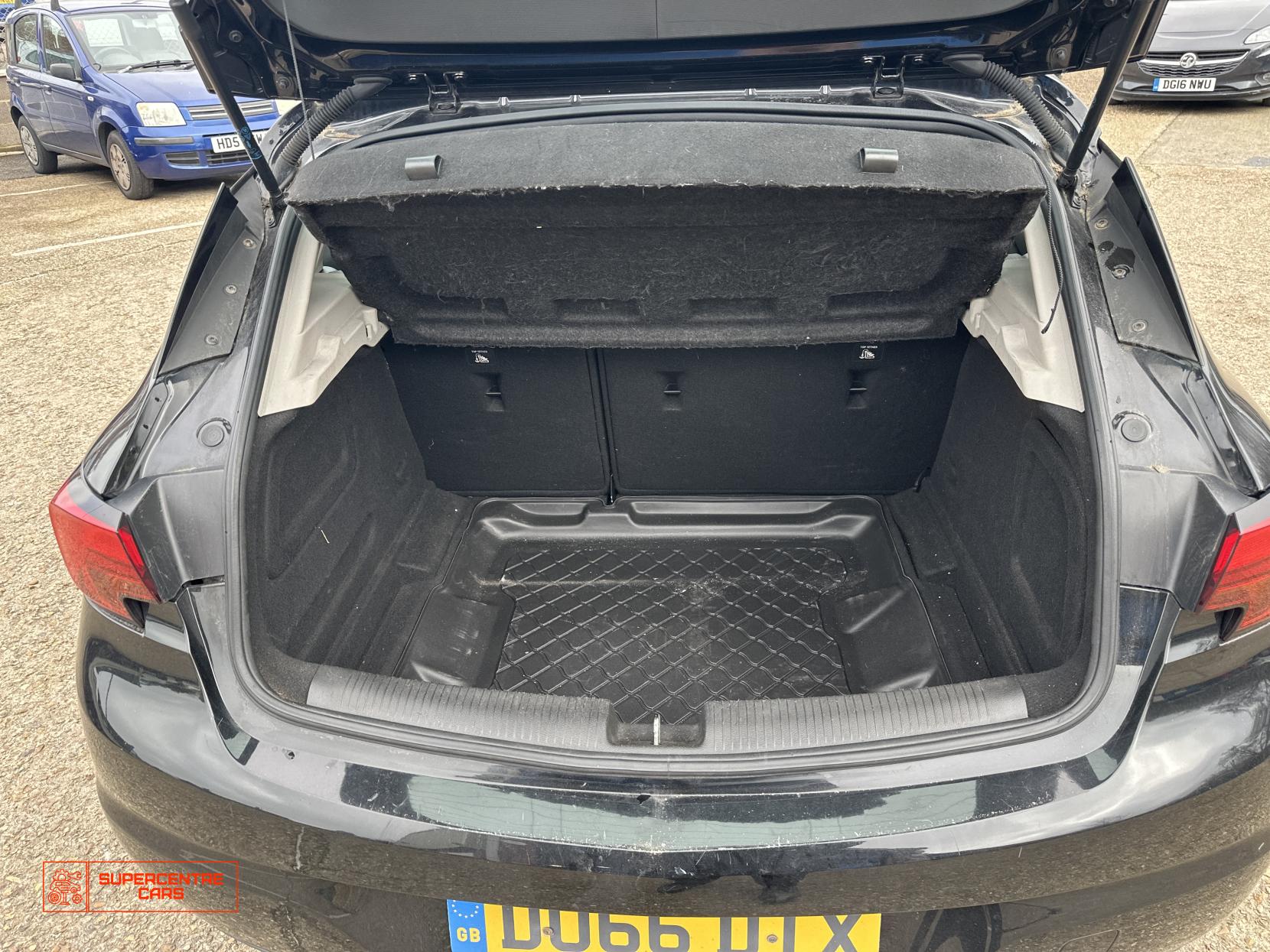 Vauxhall Astra 1.0i Turbo ecoFLEX Tech Line Hatchback 5dr Petrol Manual Euro 6 (s/s) (105 ps)