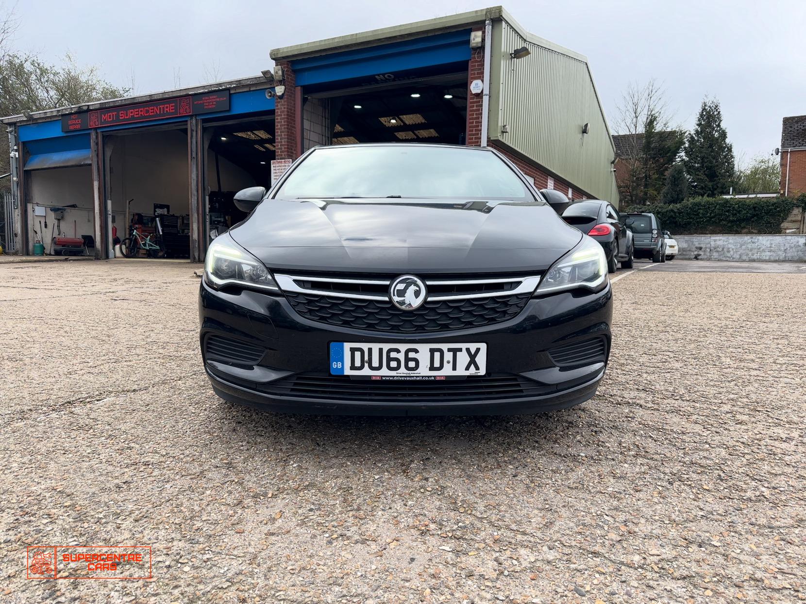 Vauxhall Astra 1.0i Turbo ecoFLEX Tech Line Hatchback 5dr Petrol Manual Euro 6 (s/s) (105 ps)
