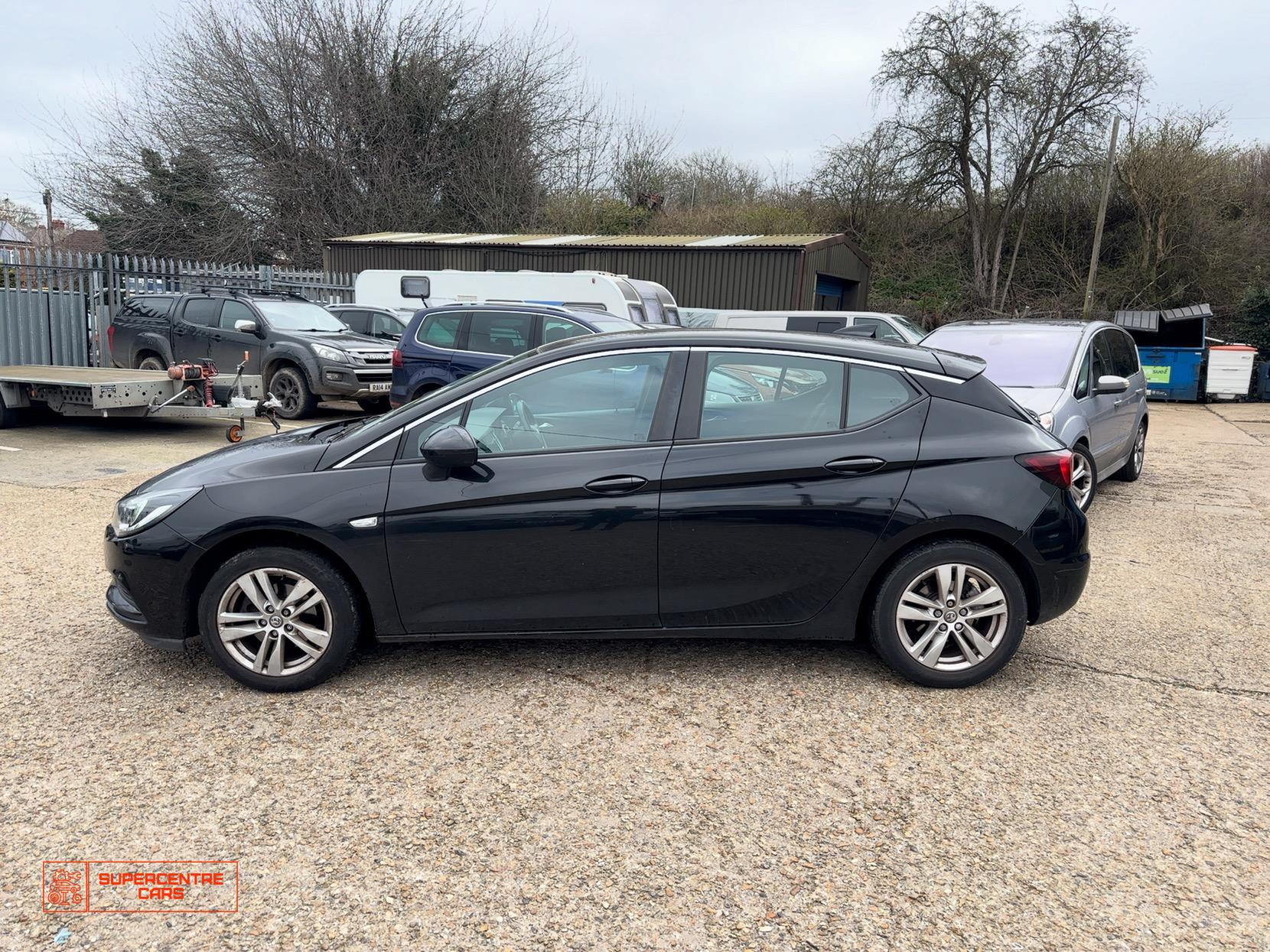 Vauxhall Astra 1.0i Turbo ecoFLEX Tech Line Hatchback 5dr Petrol Manual Euro 6 (s/s) (105 ps)