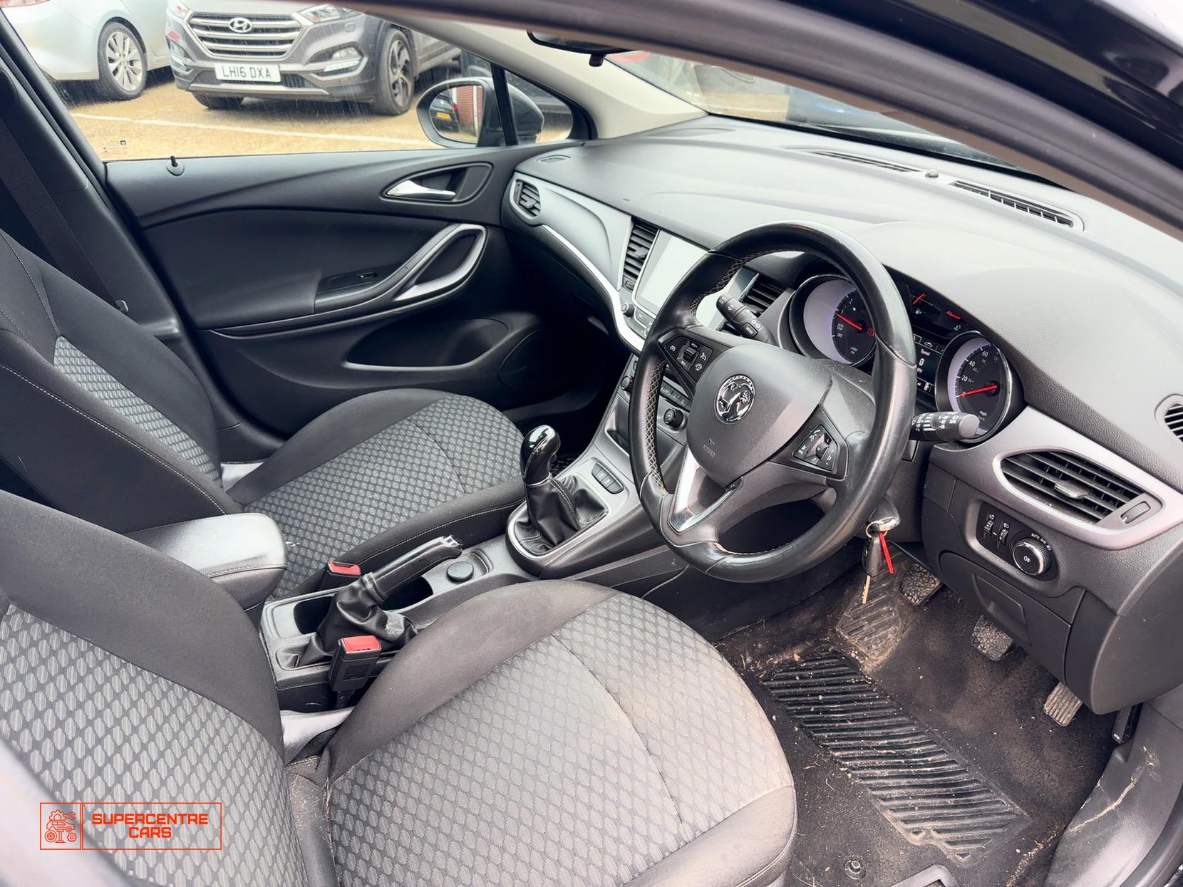 Vauxhall Astra 1.0i Turbo ecoFLEX Tech Line Hatchback 5dr Petrol Manual Euro 6 (s/s) (105 ps)