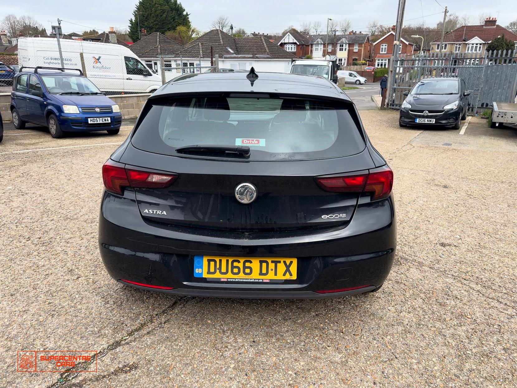 Vauxhall Astra 1.0i Turbo ecoFLEX Tech Line Hatchback 5dr Petrol Manual Euro 6 (s/s) (105 ps)