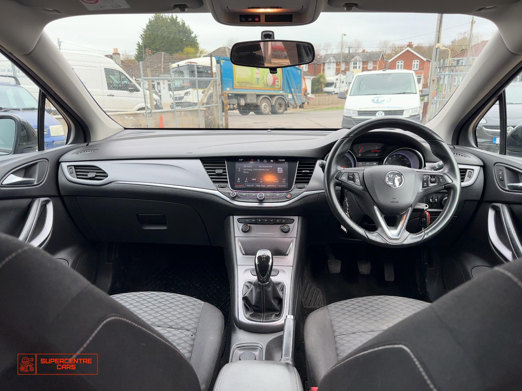 Vauxhall Astra 1.0i Turbo ecoFLEX Tech Line Hatchback 5dr Petrol Manual Euro 6 (s/s) (105 ps)