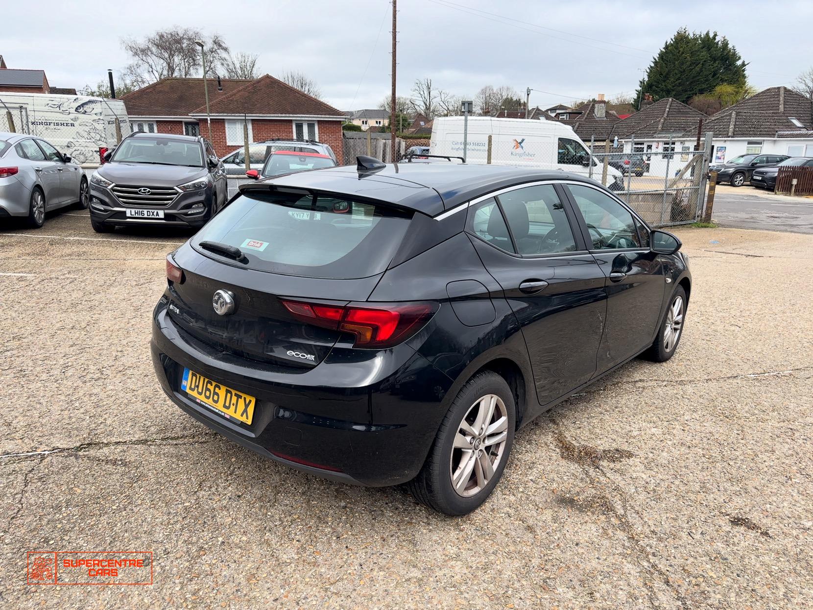 Vauxhall Astra 1.0i Turbo ecoFLEX Tech Line Hatchback 5dr Petrol Manual Euro 6 (s/s) (105 ps)