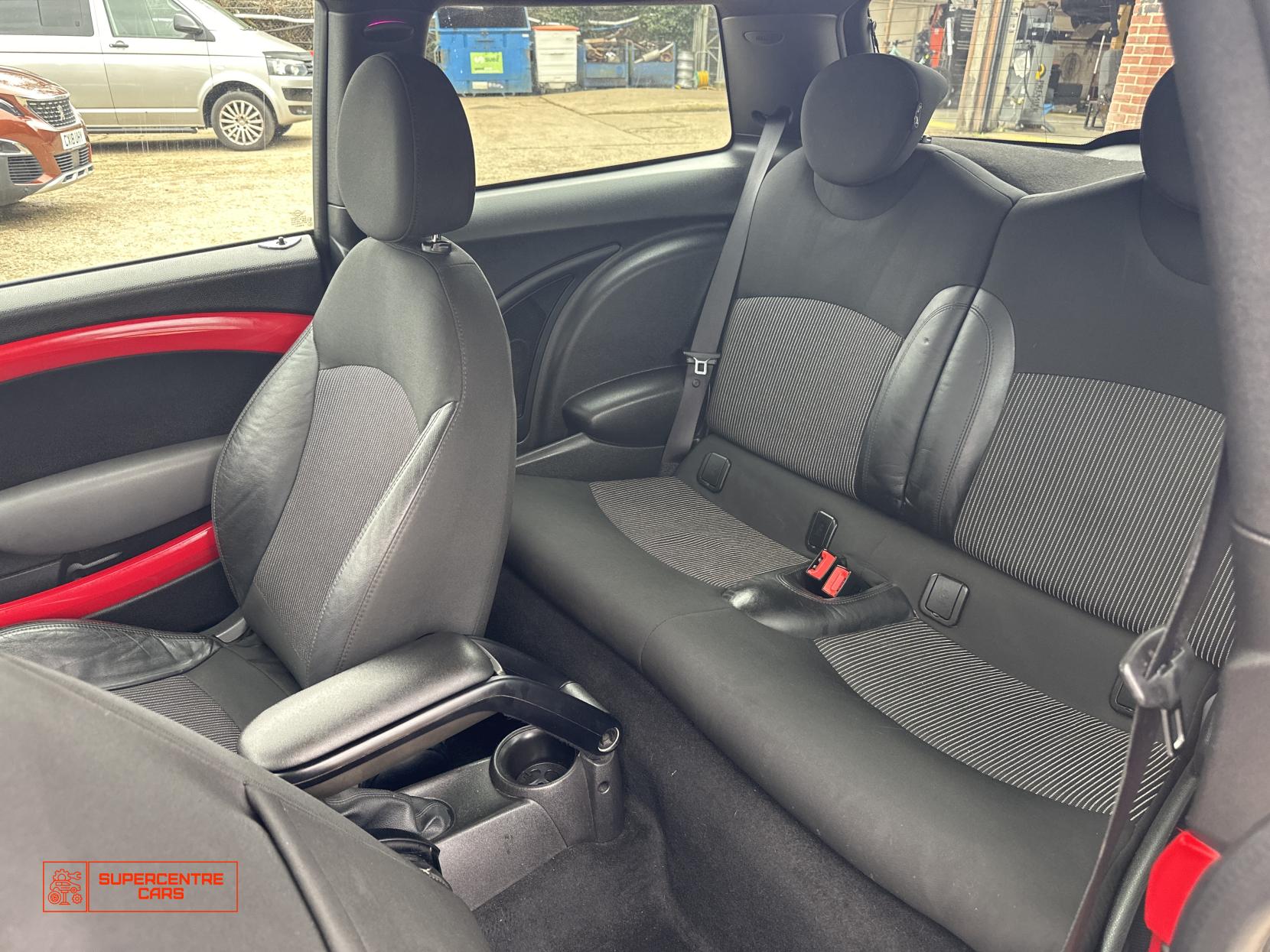 MINI Hatch 1.6 John Cooper Works Hatchback 3dr Petrol Manual Euro 5 (211 ps)