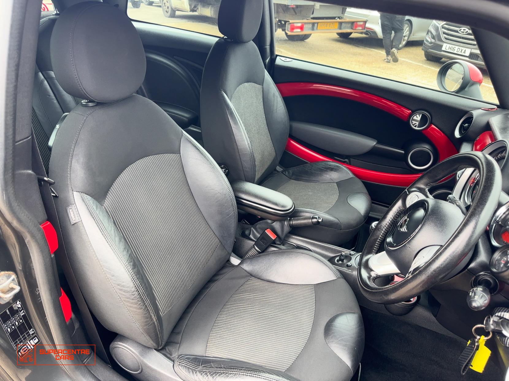 MINI Hatch 1.6 John Cooper Works Hatchback 3dr Petrol Manual Euro 5 (211 ps)