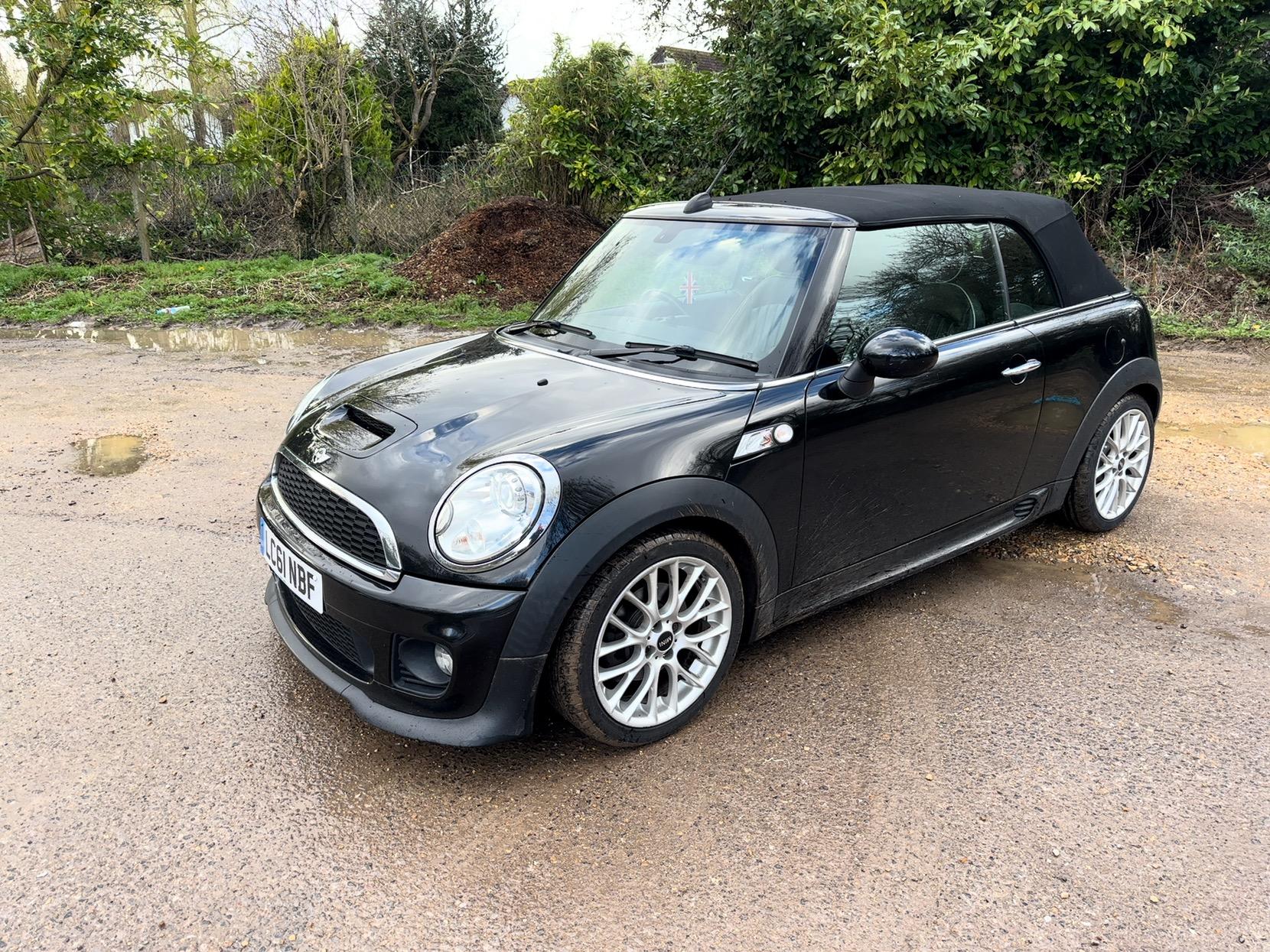 MINI Convertible 2.0 Cooper SD Convertible 2dr Diesel Auto Euro 5 (143 ps)