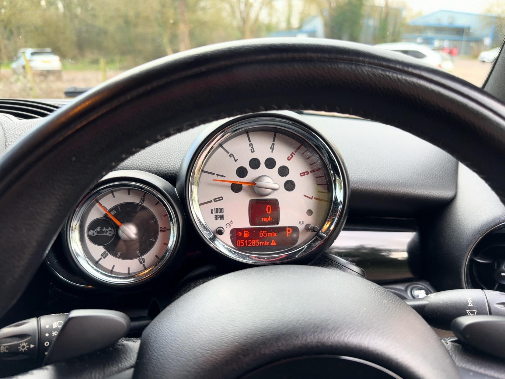 MINI Convertible 2.0 Cooper SD Convertible 2dr Diesel Auto Euro 5 (143 ps)