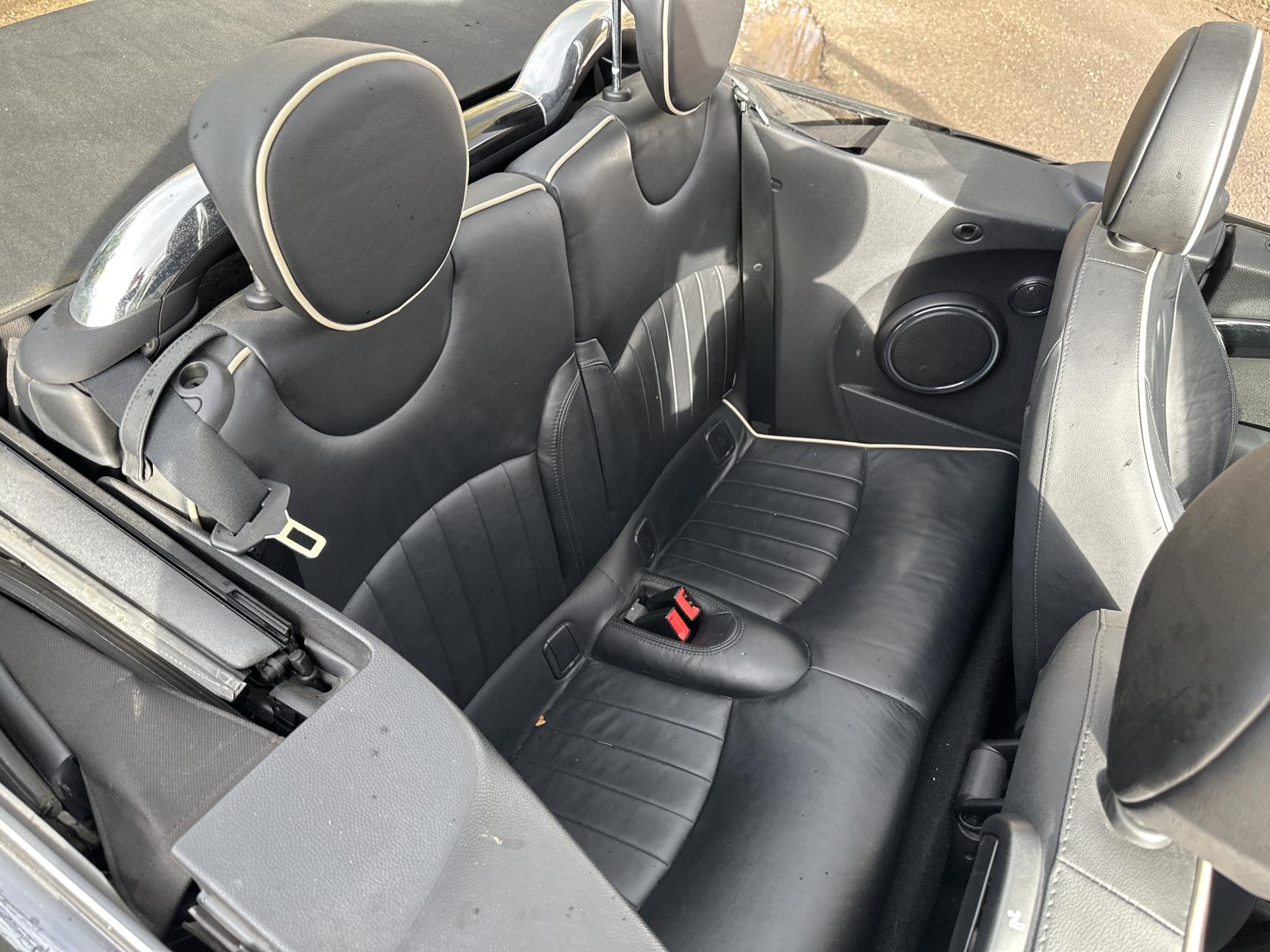 MINI Convertible 2.0 Cooper SD Convertible 2dr Diesel Auto Euro 5 (143 ps)