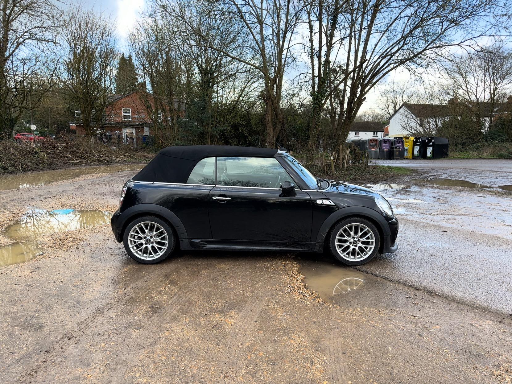 MINI Convertible 2.0 Cooper SD Convertible 2dr Diesel Auto Euro 5 (143 ps)