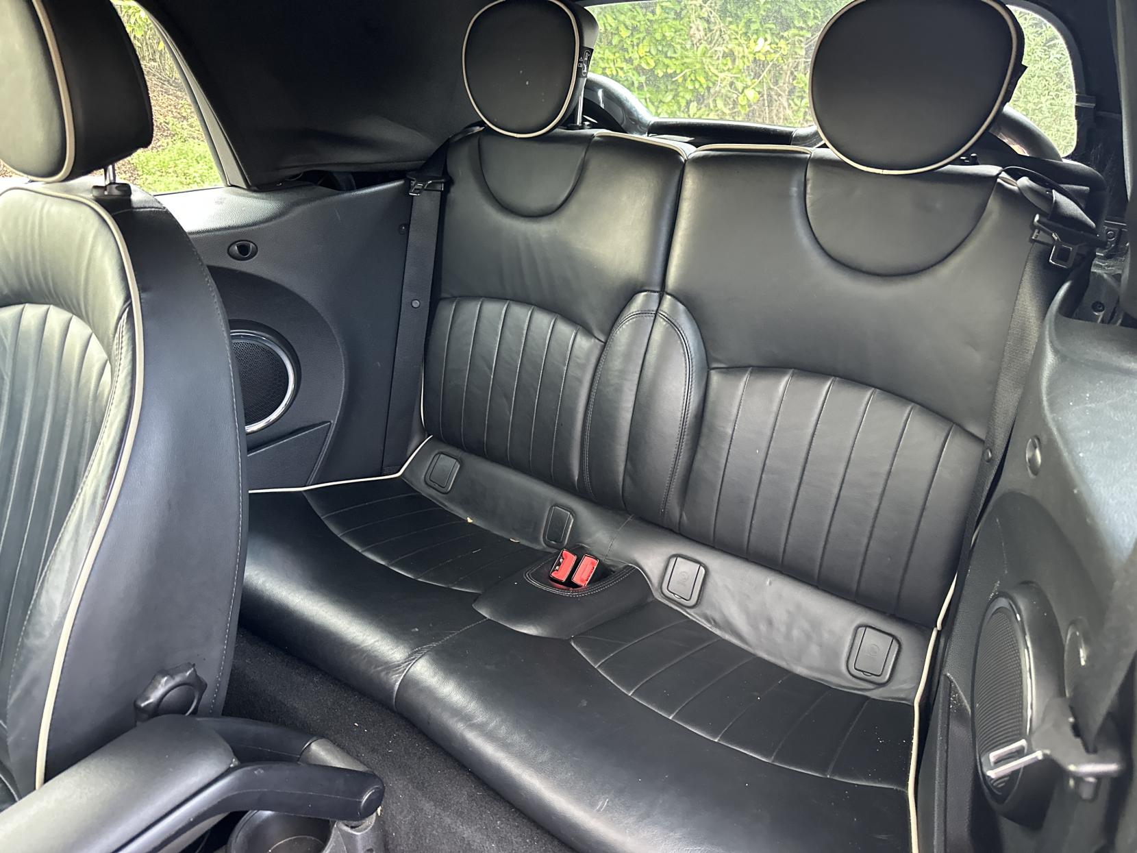 MINI Convertible 2.0 Cooper SD Convertible 2dr Diesel Auto Euro 5 (143 ps)