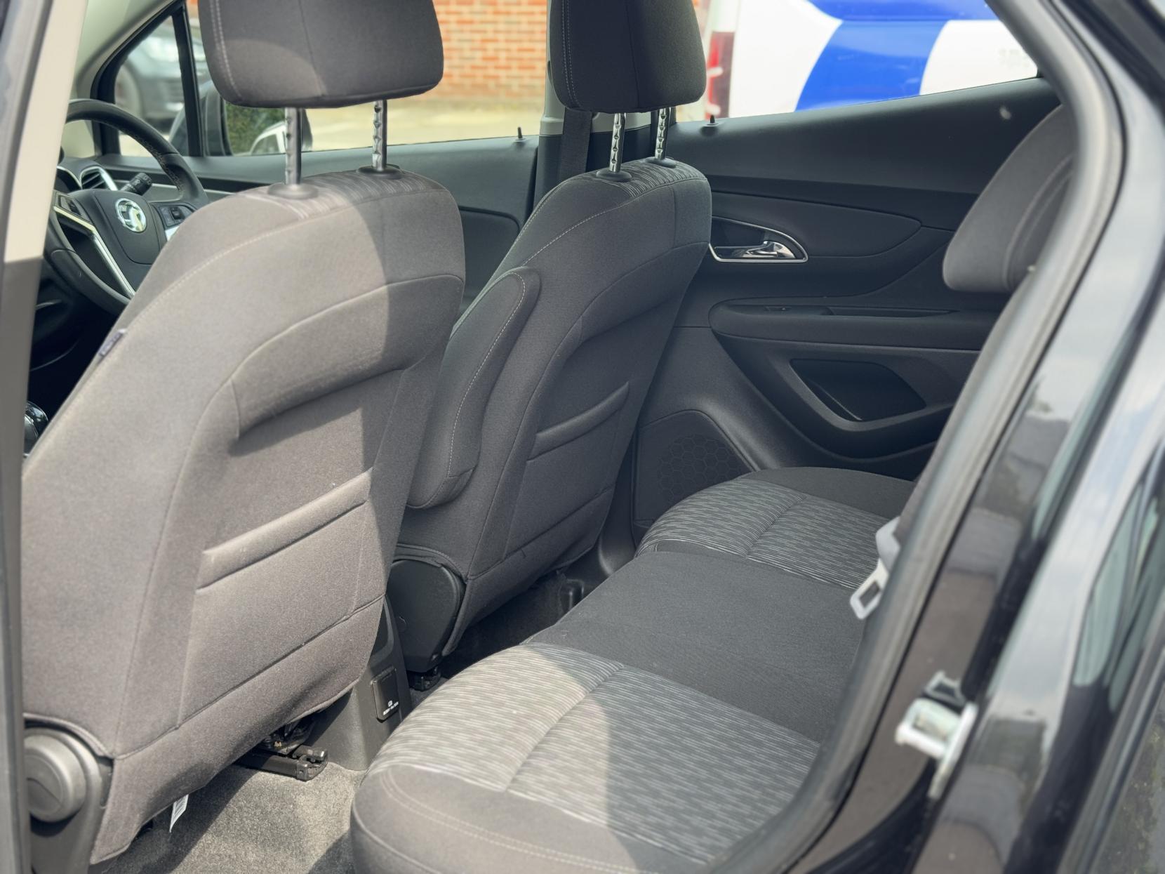 Vauxhall Mokka 1.6 Tech Line SUV 5dr Petrol Manual 2WD Euro 5 (s/s) (115 ps)