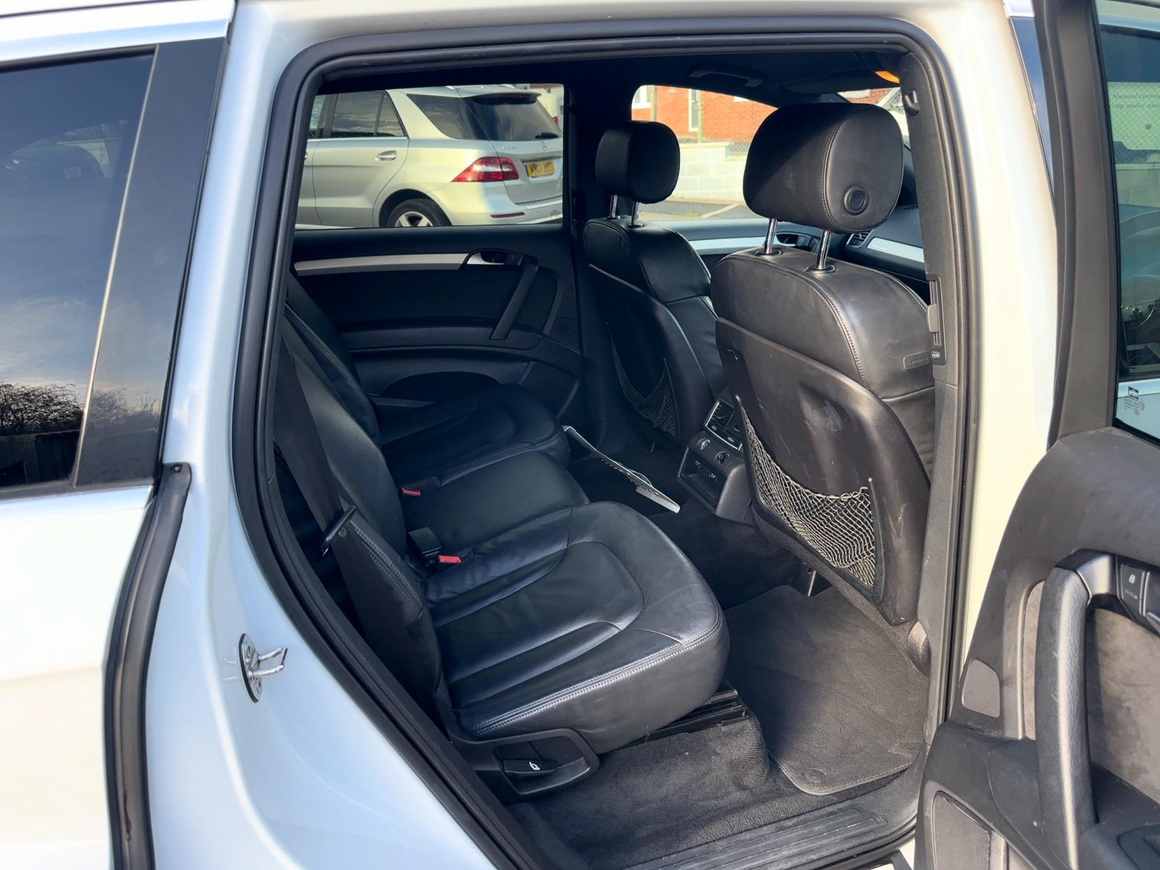 Audi Q7 3.0 TDI V6 S line Plus SUV 5dr Diesel Tiptronic quattro Euro 5 (s/s) (245 ps)