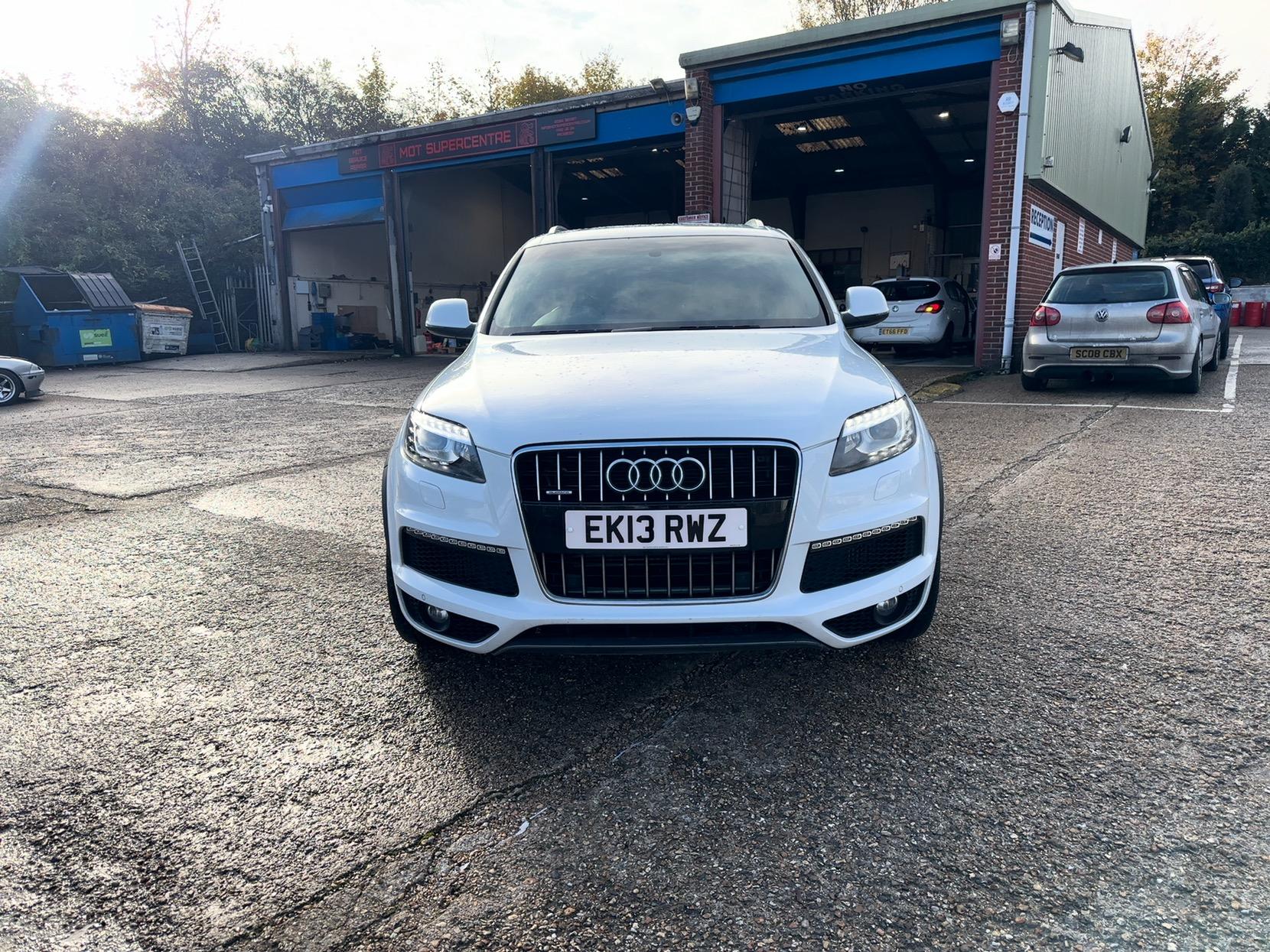 Audi Q7 3.0 TDI V6 S line Plus SUV 5dr Diesel Tiptronic quattro Euro 5 (s/s) (245 ps)