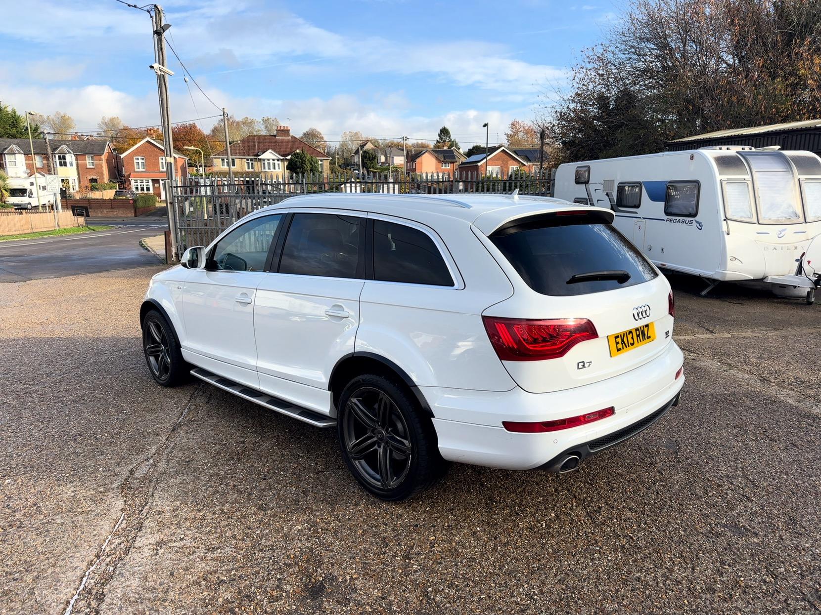 Audi Q7 3.0 TDI V6 S line Plus SUV 5dr Diesel Tiptronic quattro Euro 5 (s/s) (245 ps)