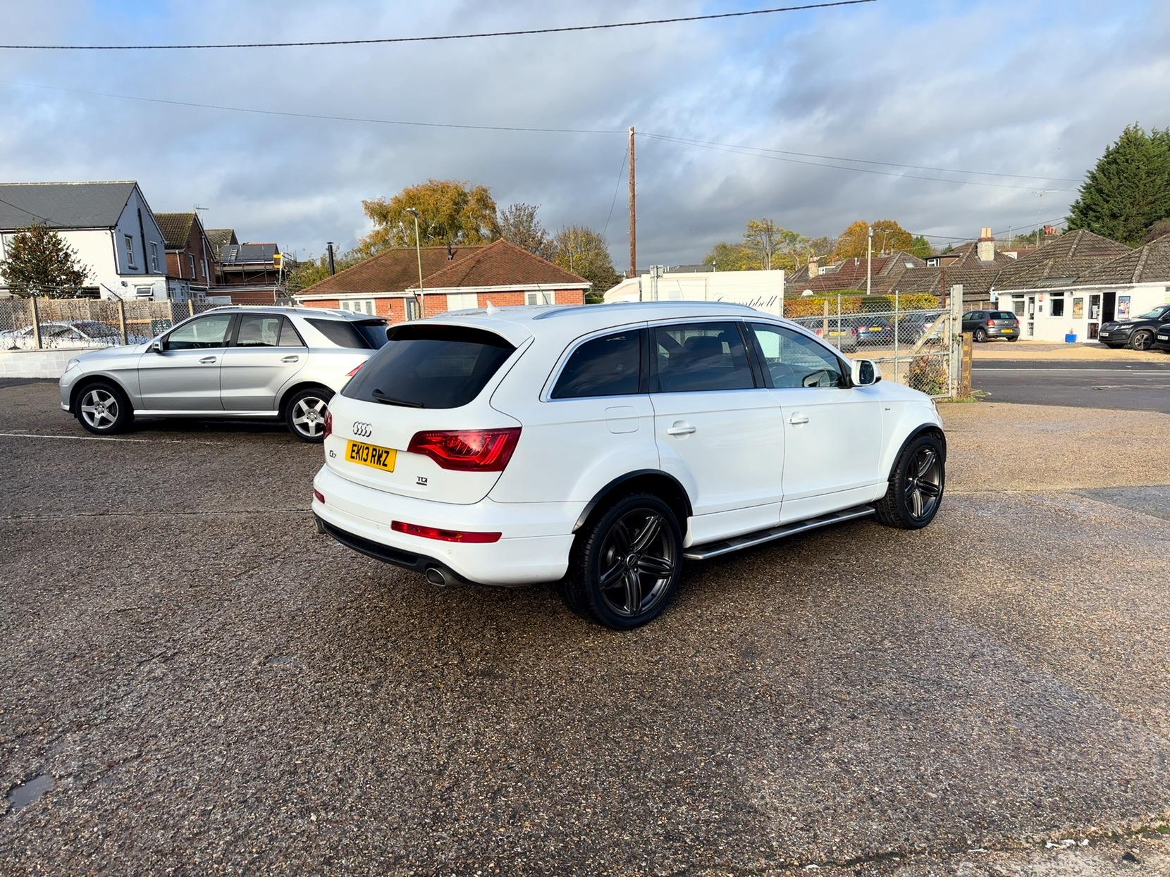 Audi Q7 3.0 TDI V6 S line Plus SUV 5dr Diesel Tiptronic quattro Euro 5 (s/s) (245 ps)